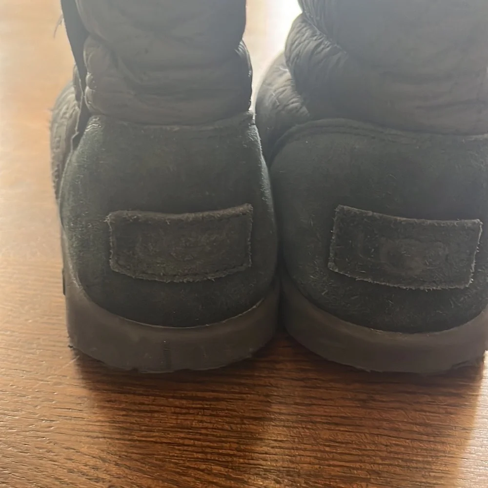 UGG Kids Puffy Quilted Houndstooth Black Girls Boots size 5